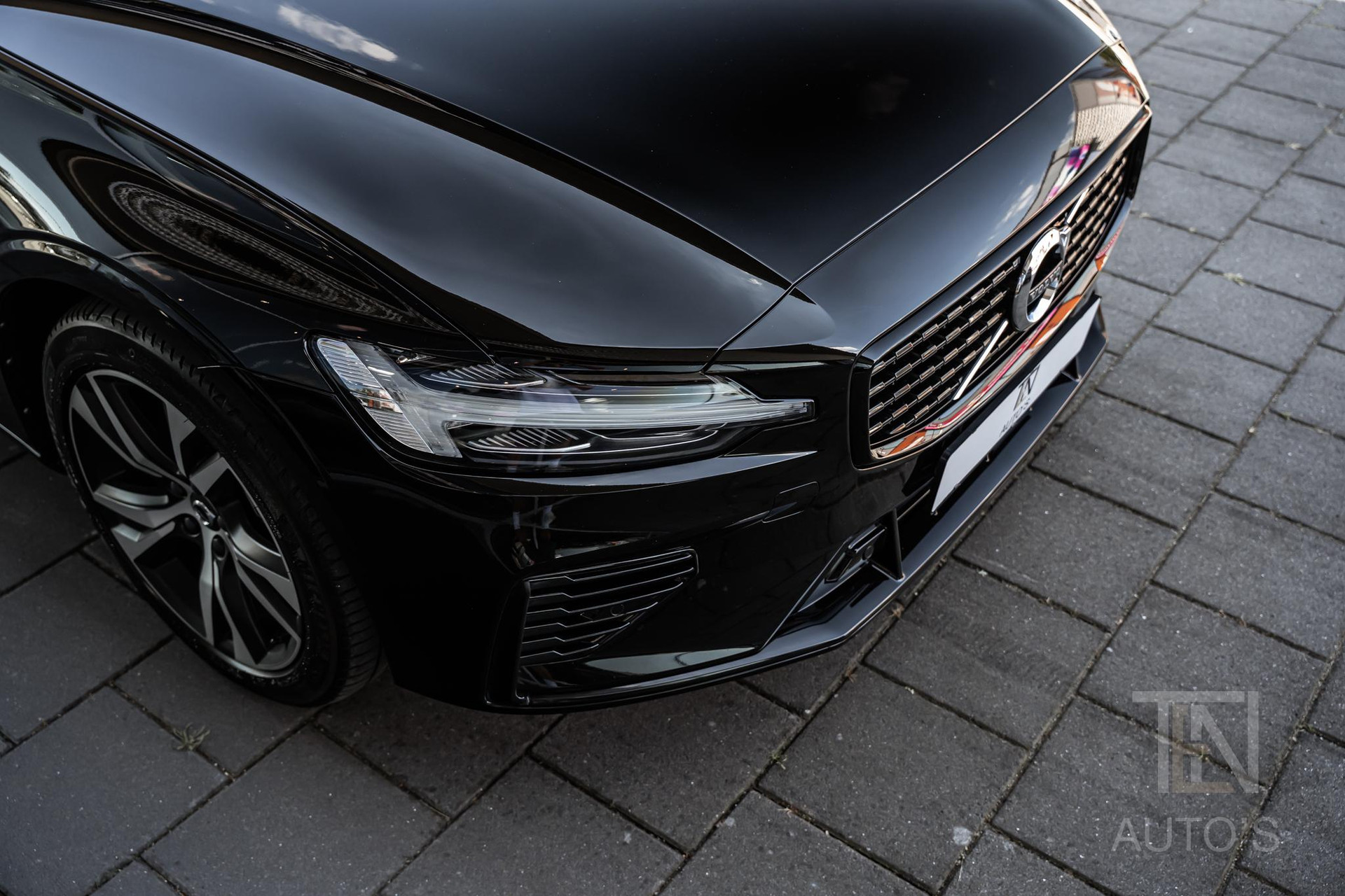 45982429-7.jpg