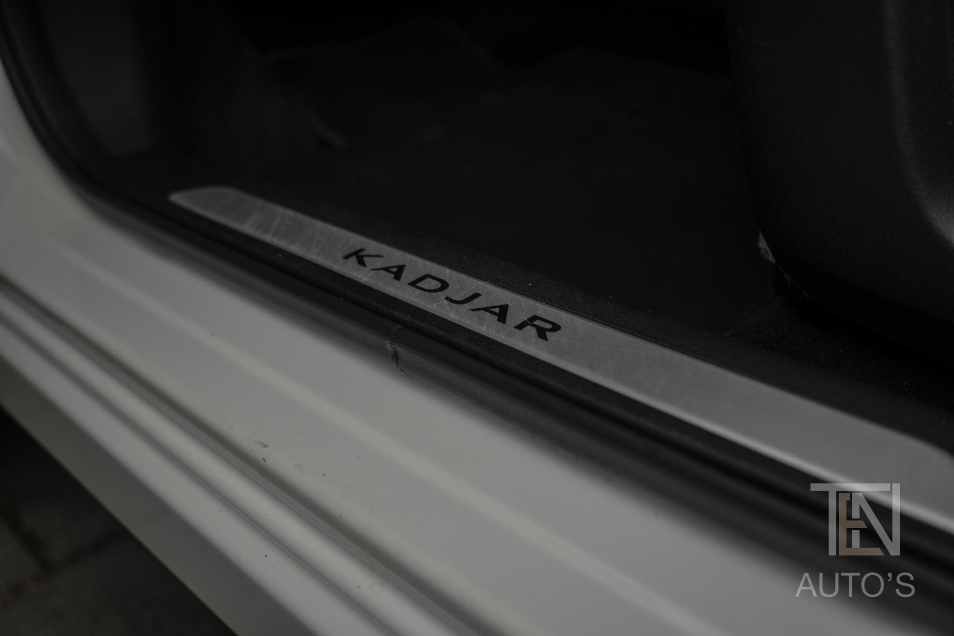 48080541-21.jpg